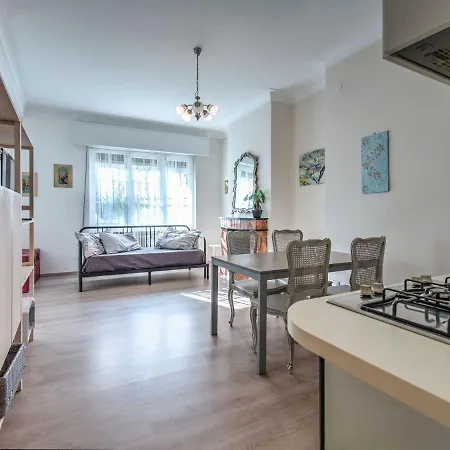 Vakantiehuis Relaxing Holiday In Near Beach