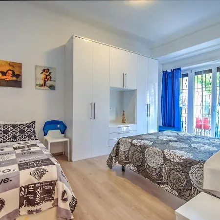 Relaxing Holiday In Near Beach Vakantiehuis